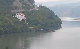Conacul Sarbesc